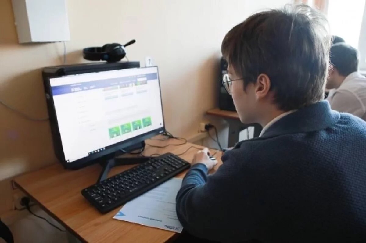    Размер ежемесячной выплаты зависит от места трудоустройства: 12 тысяч рублей при работе по месту жительства, и 22 тысячи рублей в случае переезда в другой населенный пункт Приморского края