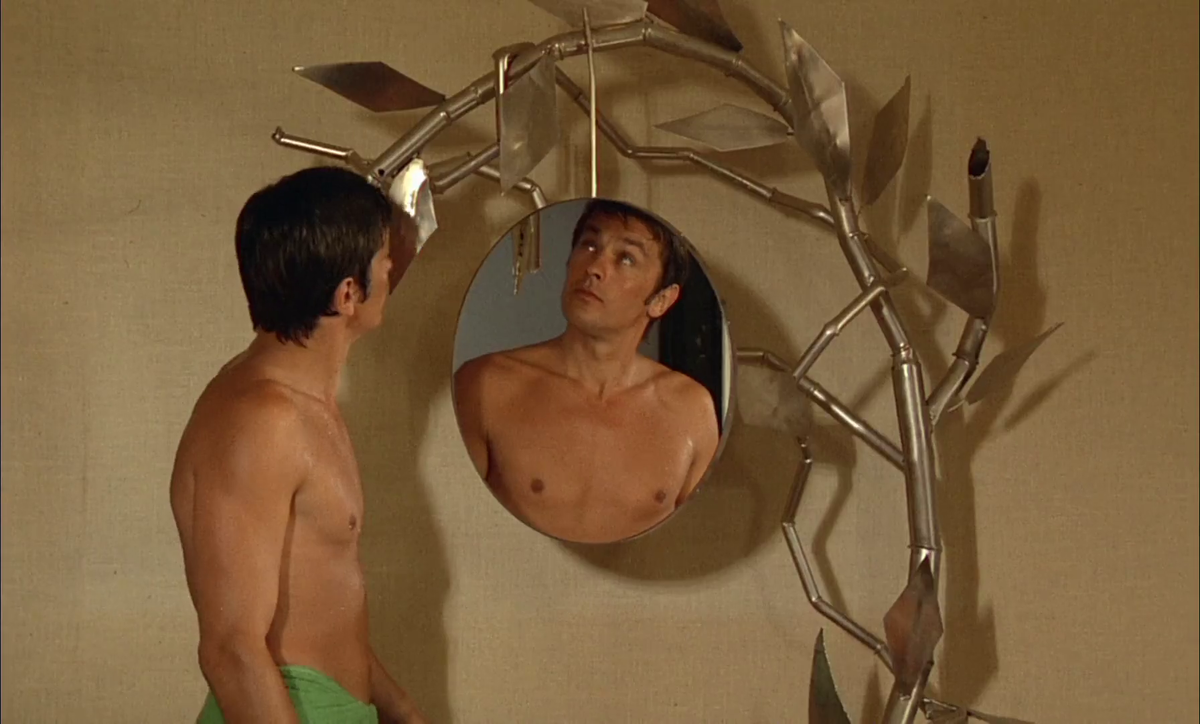 Кадр из фильма "Бассейн"