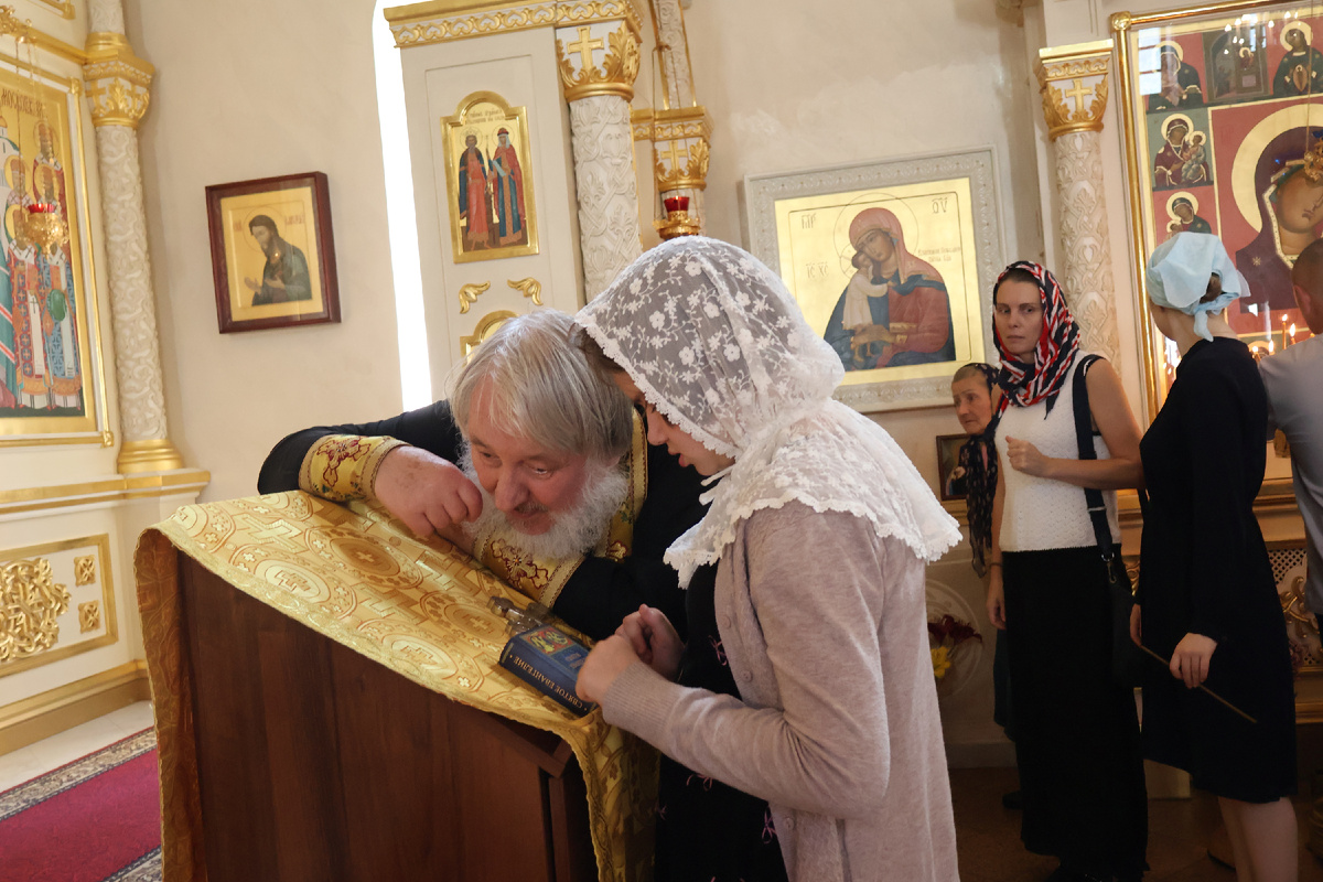 Исповедь у отца Александра. Машенька пришла