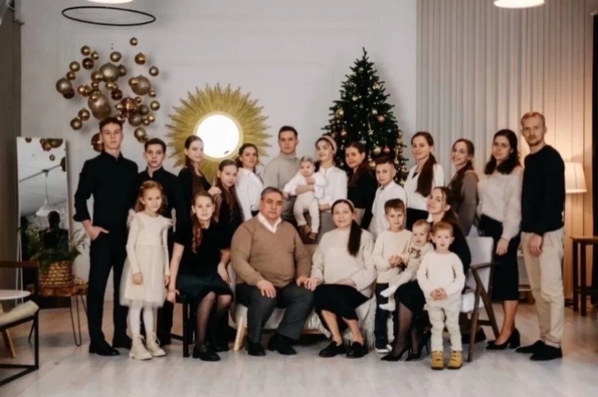    Тринадцать детей.