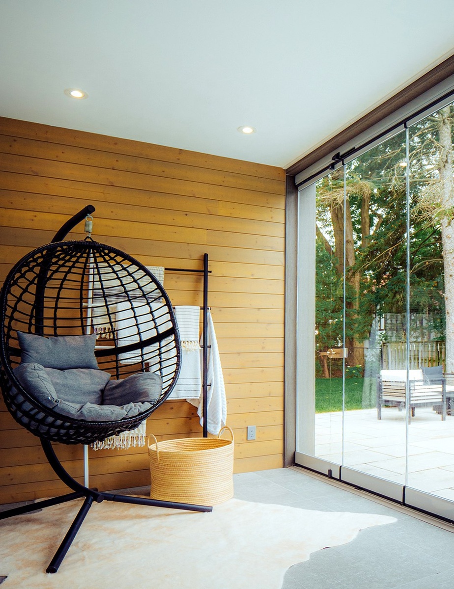 Стильное остекление террасы