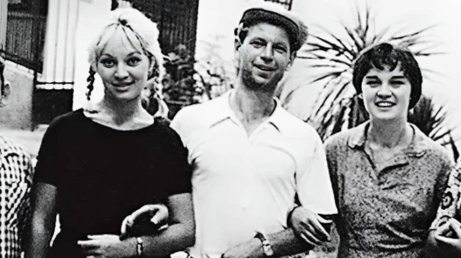 Бестаева с мужем Евгением Столяровым и Людмилой Гурченко