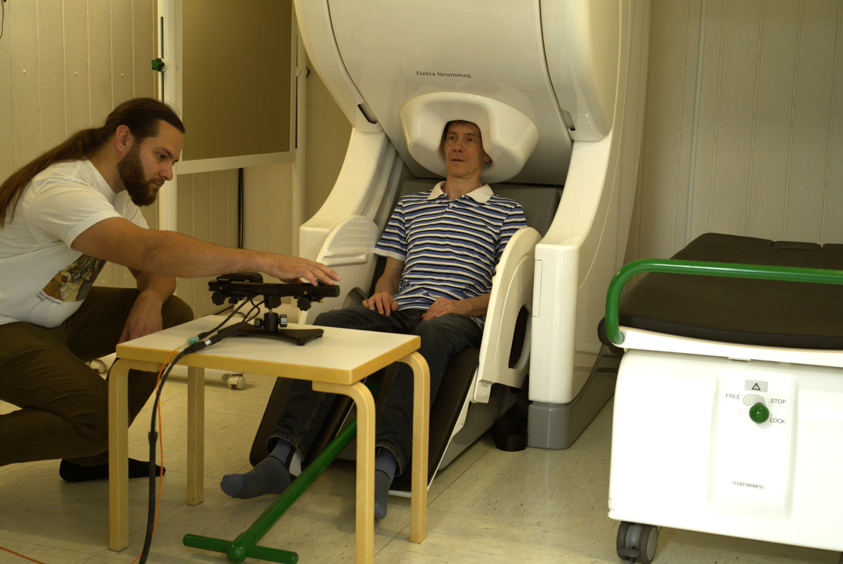 Евгений Свирин и Сергей Шишкин, соавторы исследования, дорабатывают дизайн эксперимента. Источник: МЭГ-центр МГППУ