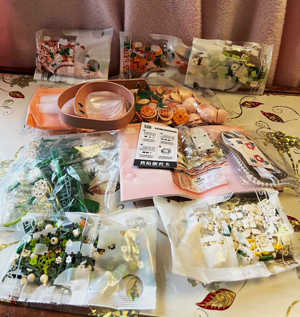 Фотограф: ВпечатлениУМ. Комплектация мини-конструктора LOZ