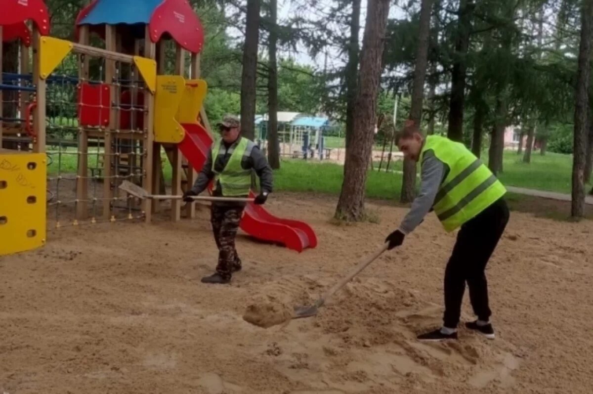    В Собинке проверили детский игровой комплекс на безопасность