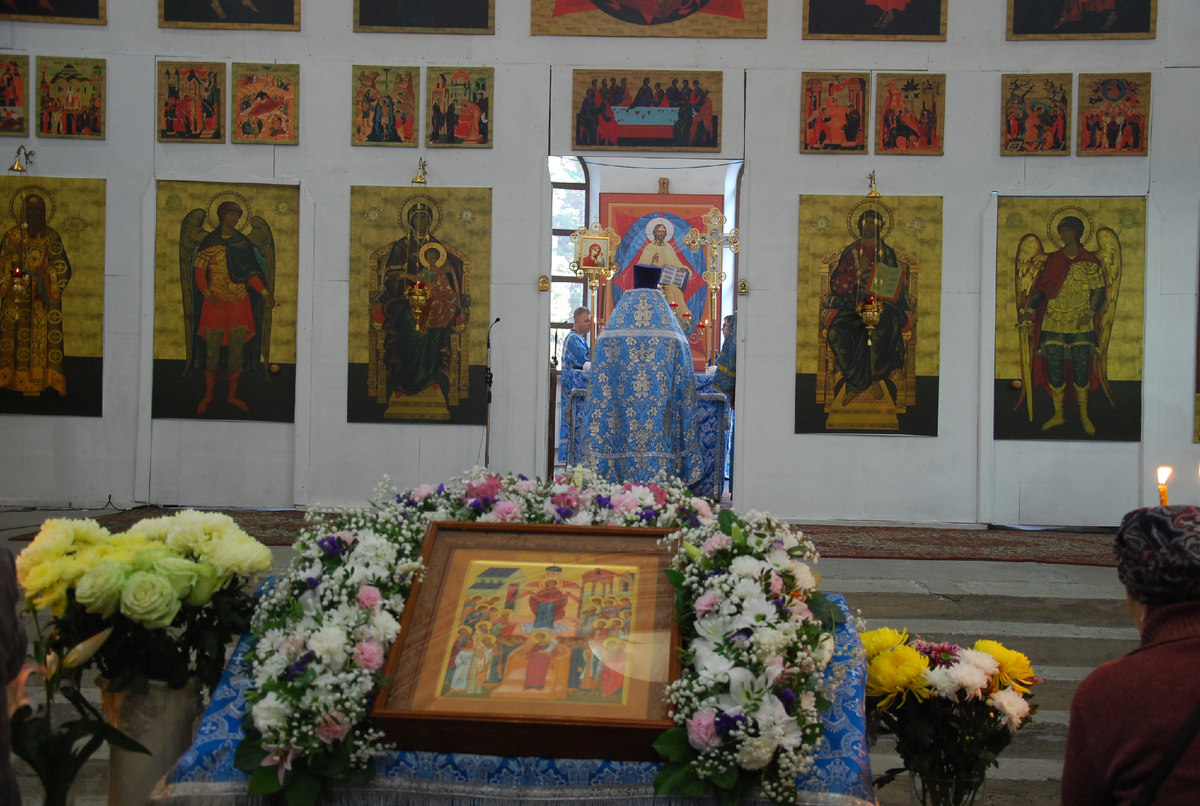 Служба в день Покрова