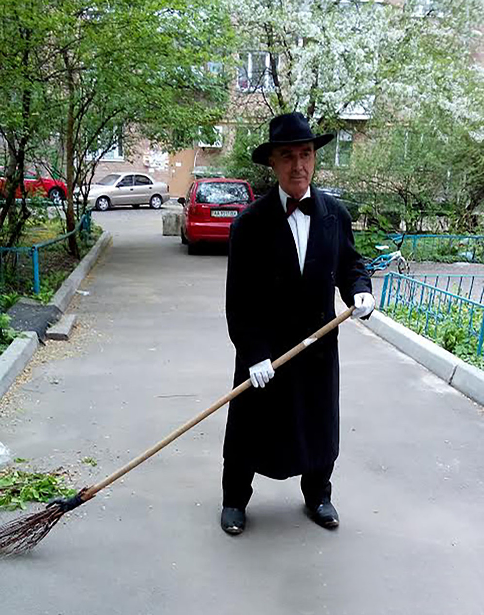 Разве можно отдавать такое прибыльное место гастарбайтерам.