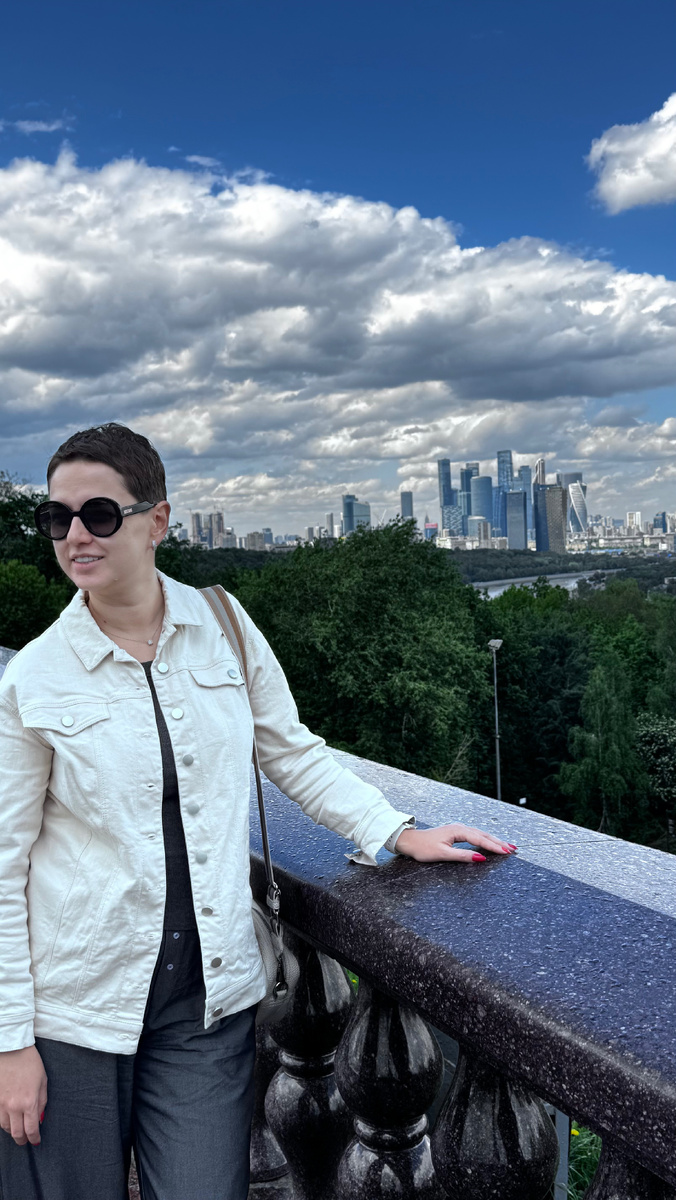 Ради редкой встречи с подругой Москва временно разогнала тучи 