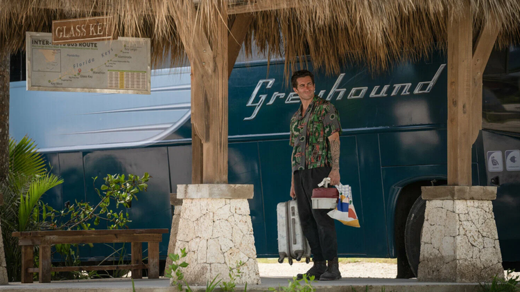    Джейк Джилленхол в фильме «Дом у дороги» 2024 года/«Кинопоиск»