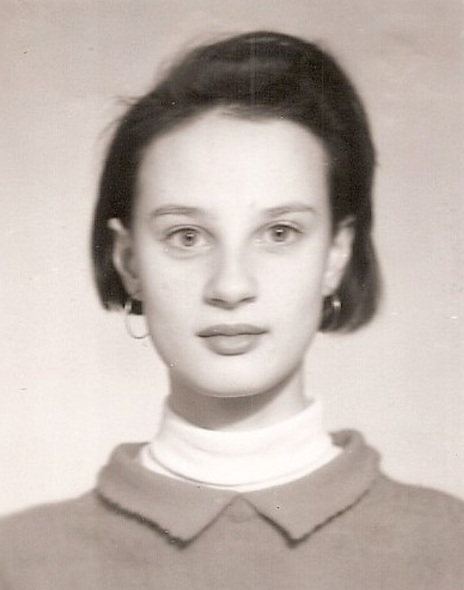 Здесь мне 14 или 15. И я все так же себе не нравлюсь. 