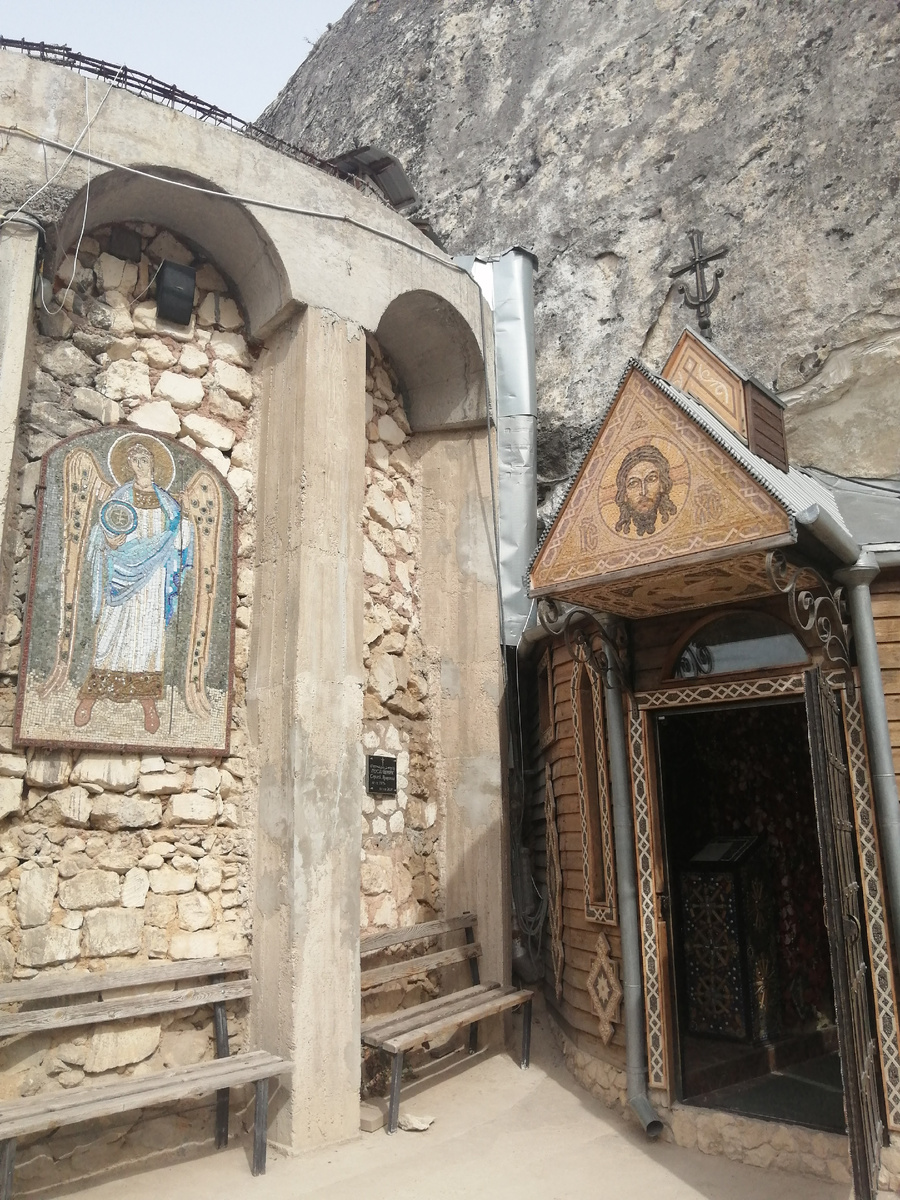 Храм Анастасии Узорешительности. Бахчисарайский район.