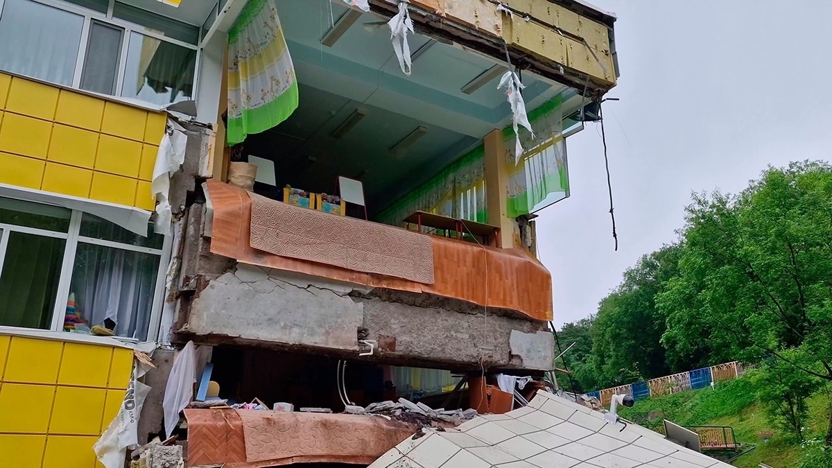 Обрушение угла здания детского садика. Источник фото kamchatka.aif.ru