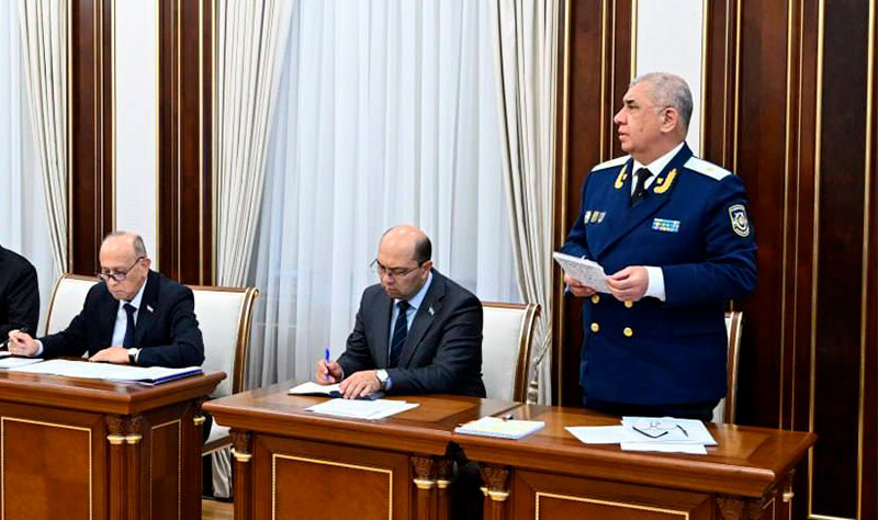 Генеральный прокурор Узбекистана Нигматилла Юлдашев на встрече с Шавкатом Мирзиёевым. Фото пресс-службы президента