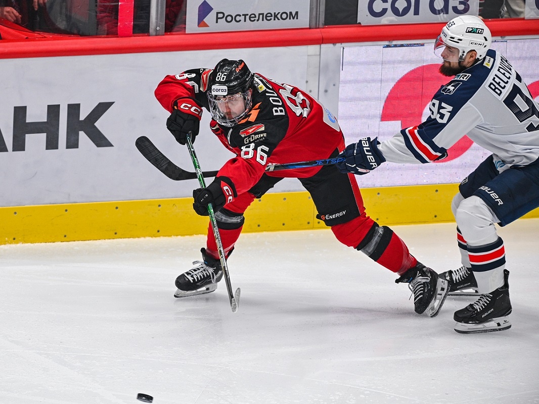    Один из самых дорогих игроков КХЛ Рид Буше может попортить торпедовцам нервы уже как форвард «Автомобилиста», а не «Авангарда»