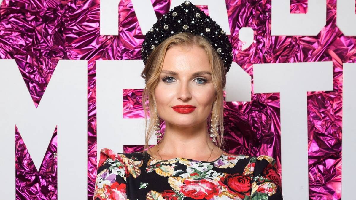    Певица Марина Фирсова сегодня активно записывает новые композиции в народном стиле / Фото: Телеканал «Россия»