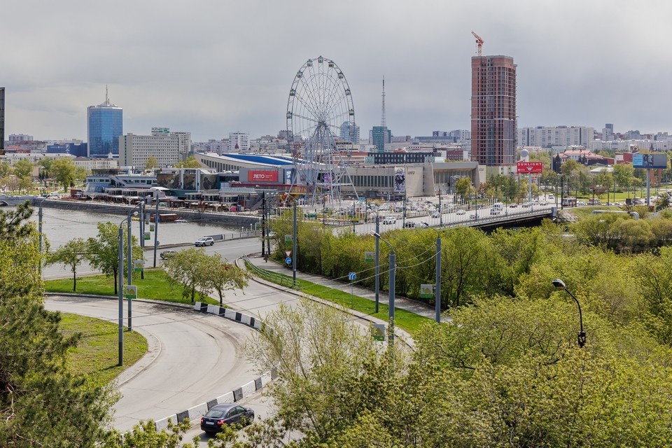    Специалисты уверяют, что для южноуральцев опасности нет Валерий ЗВОНАРЕВ