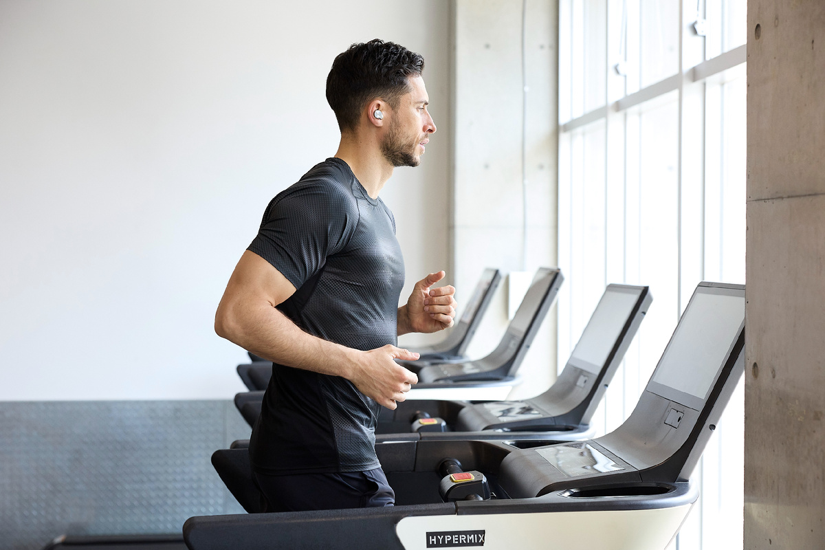 Наушники Technics EAH-AZ60M2 c защитой IPX4 / Фото Panasonic Global