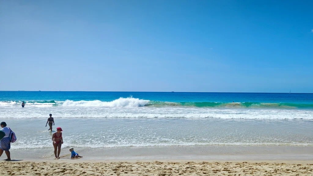 Пляж в Мириссе. Автор фото Ярослав Шишкин на Яндекс Картах.