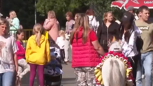     Красноярцев предупредили о запрете катания на лошадях в парках и скверах