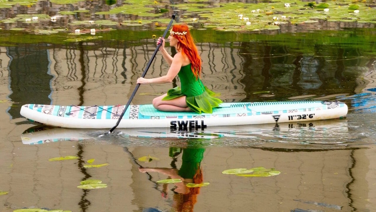    Третий «SUP-карнавал» (2024 год). Грядущее мероприятие обещает быть не менее ярким. Фото: соцсети SUP ТЕРРИТОРИЯ.