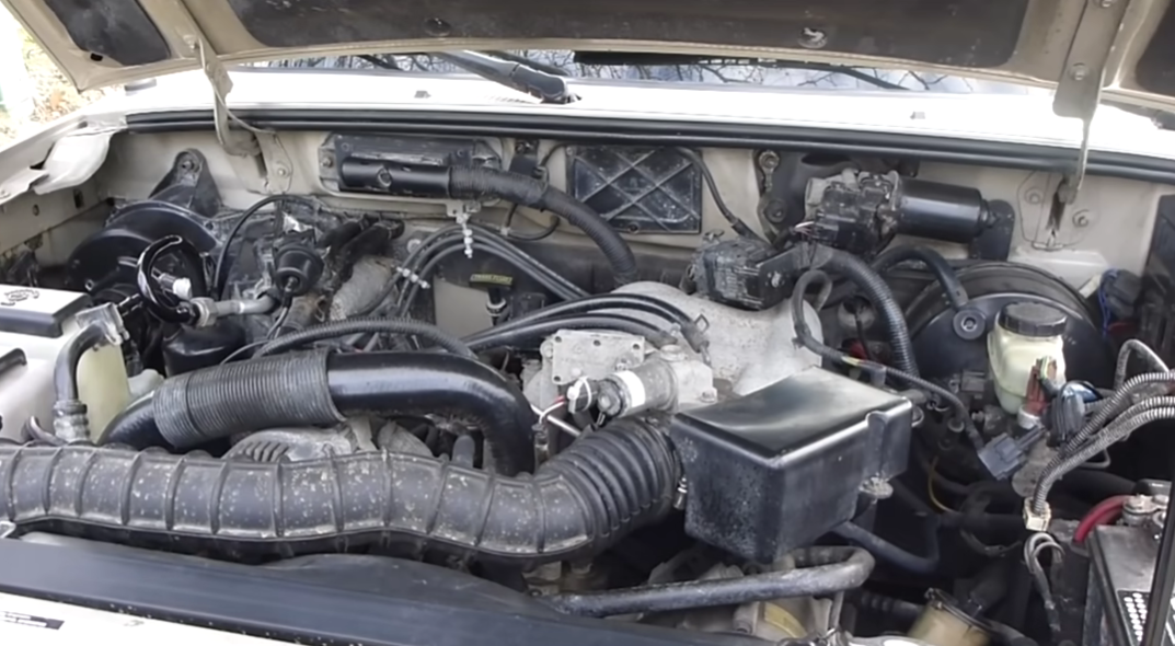 Открываем капот