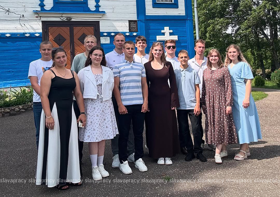     У костра, за чаем и в молитве: как молодежь Копыльщины провела духовные каникулы
