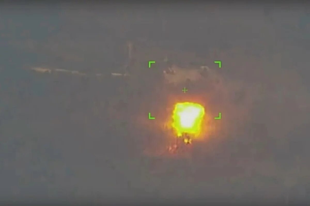    Российские войска нанесли ракетный удар «Искандерами» по учебному центру ВСУ в районе населенного пункта Гончаровское Черниговской области.