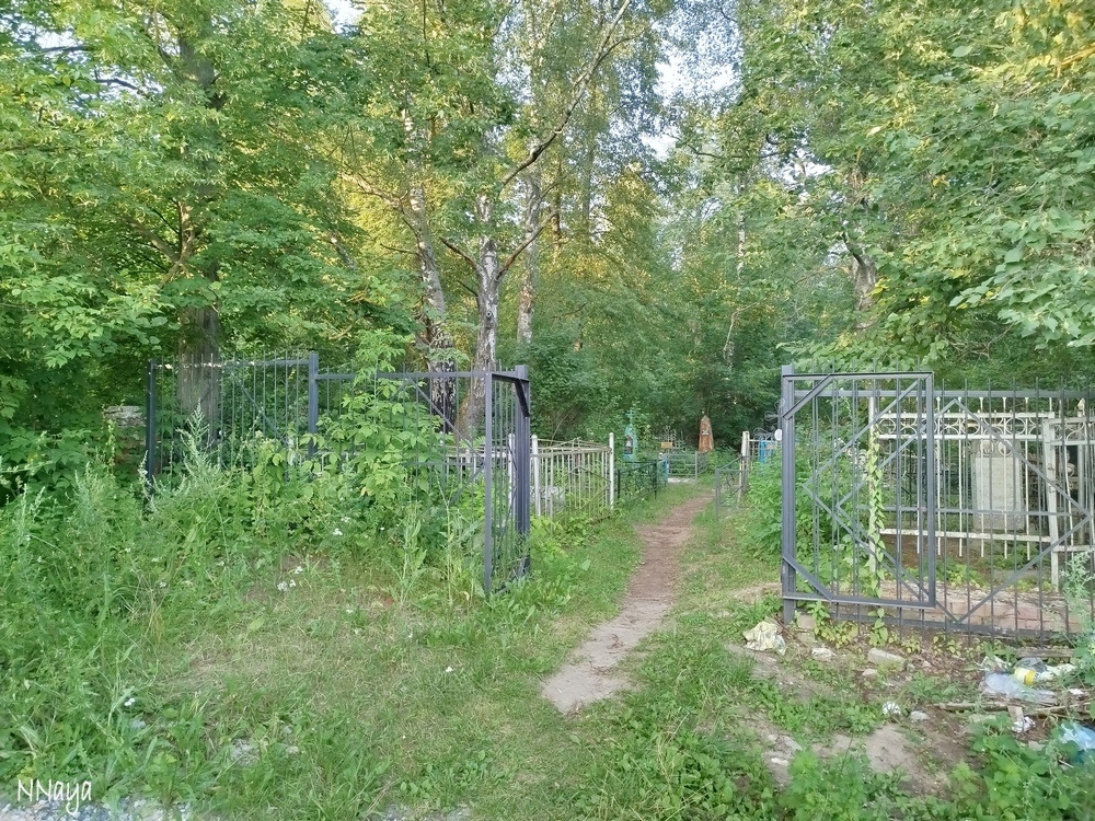 Ворота кладбища