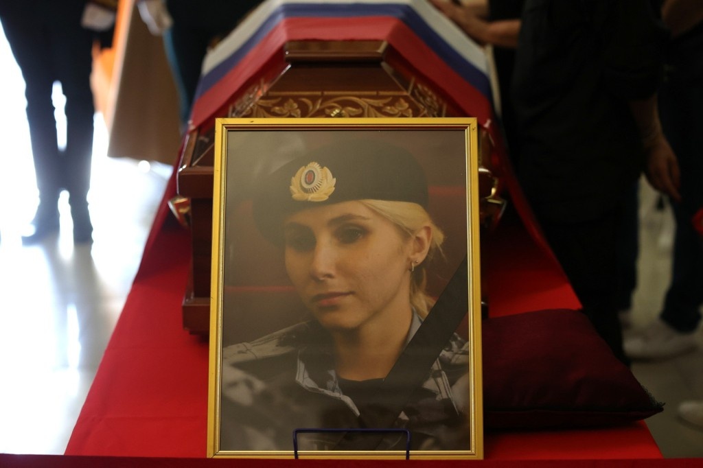    CREATOR: gd-jpeg v1.0 (using IJG JPEG v62), quality = 90 Светлана ГОРЯЧЕВА