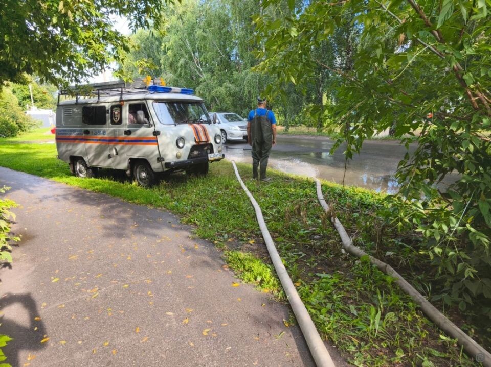    Устранение последствий ливня в Барнауле. Источник: barnaul.org