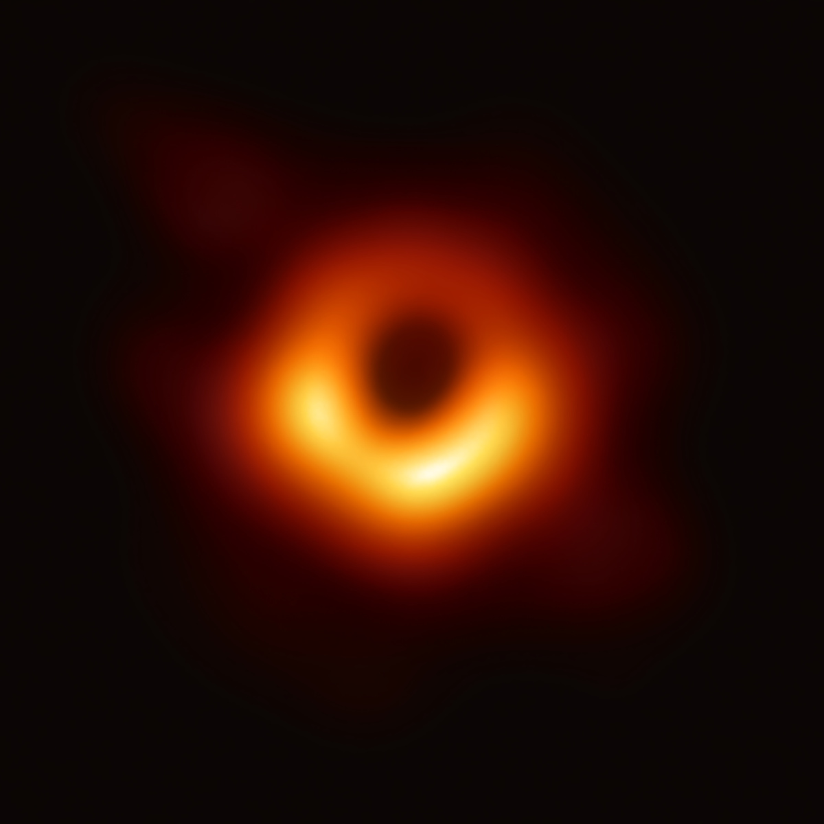 https://ru.wikipedia.org/wiki/Файл:Black_hole_-_Messier_87_(cropped).jpg