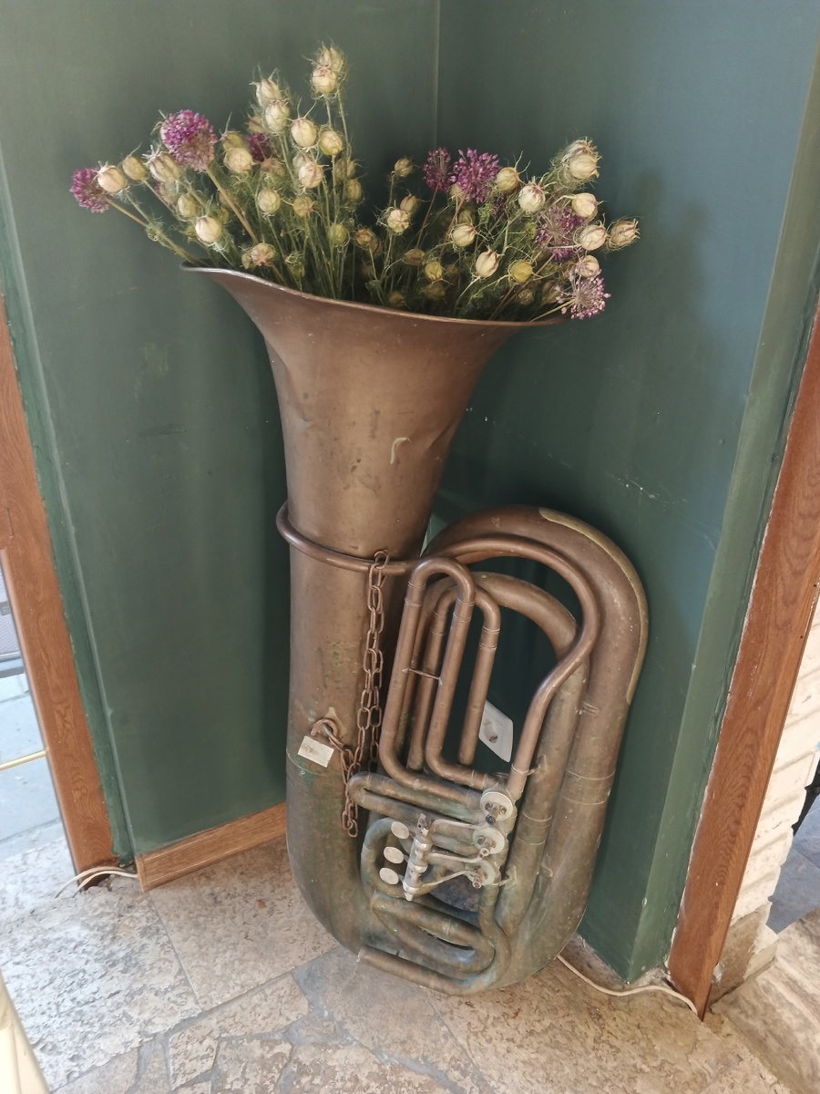 Оригинальная ваза. Фото Галины Малышевой.