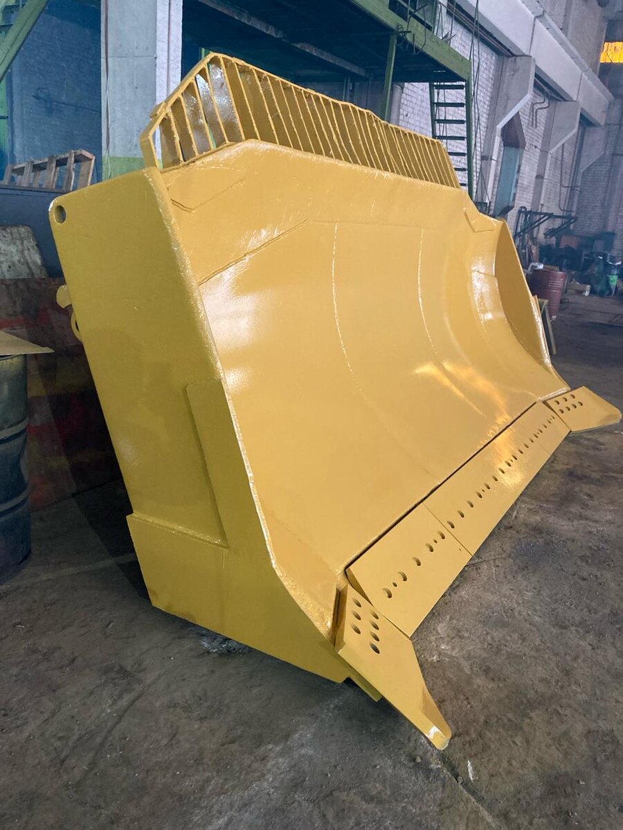 Отвал от бульдозера CAT D9R после ремонта