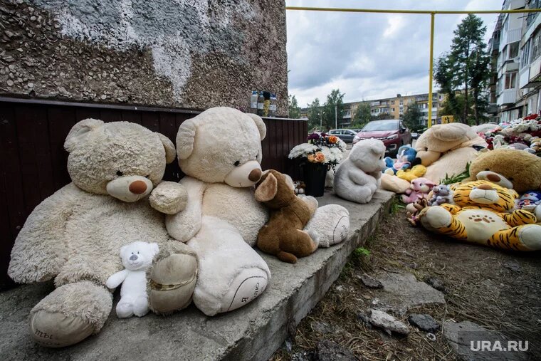В тагильской трагедии погибло шестеро детей. Родители их до сих пор. Фото: Илья Московец © URA.RU