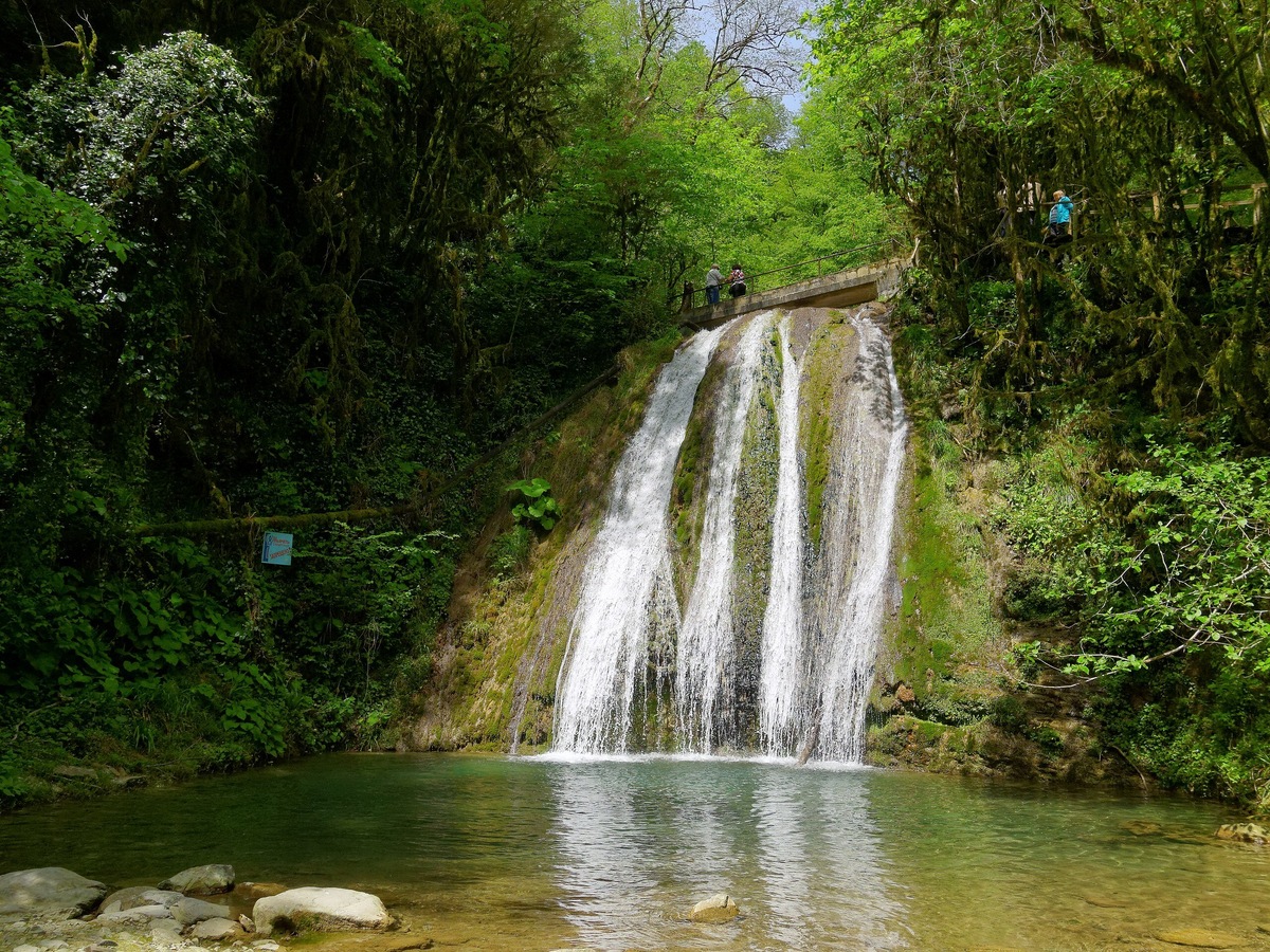 На водопадах есть варианты экскурсий с дегустацией вина. Фото: Alexxx1979 / Wikimedia