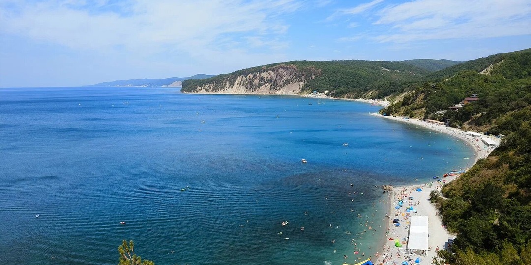 Ищем бюджетную альтернативу Сочи: 4 уютных черноморских курорта