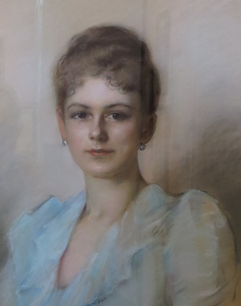 Пастельный портрет Софи до 1910 года, хранящаяся в замке Артштеттен https://en.wikipedia.org/wiki/Sophie,_Duchess_of_Hohenberg