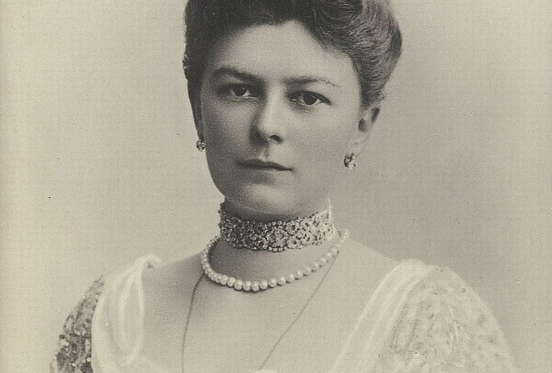 Империя для двоих - история любви наследного принца, перед которой оказалась бессильна даже смерть