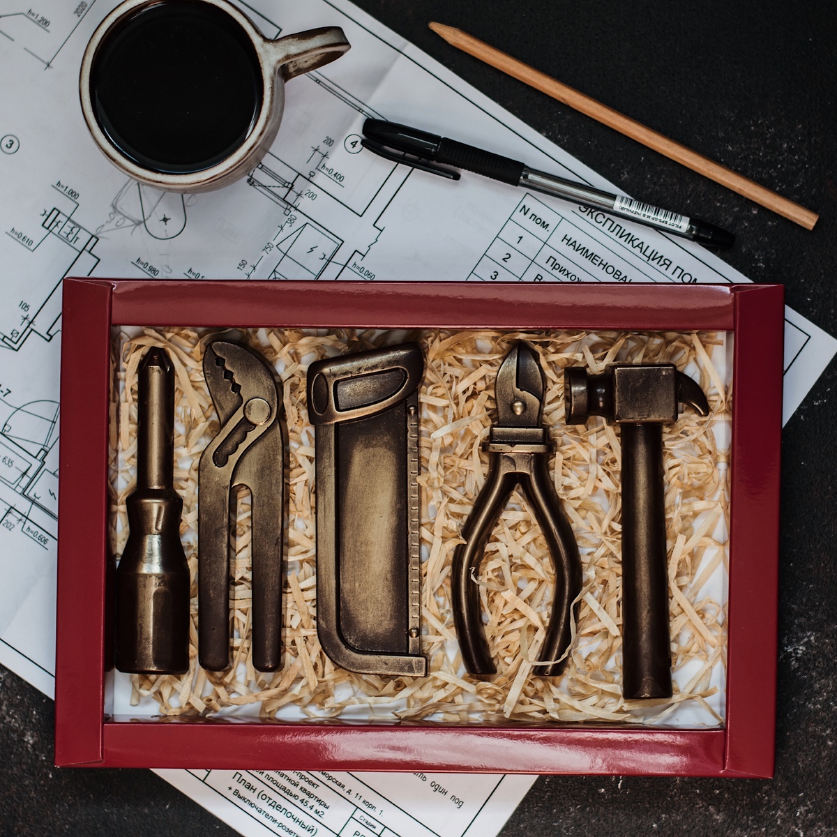 Набор инструментов из молочного шоколада (коричневый) 205г