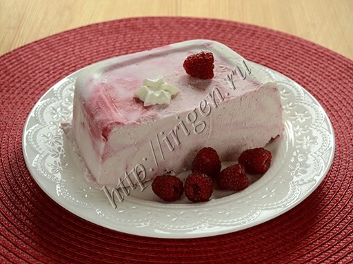 Мороженое «Малина со сливками»