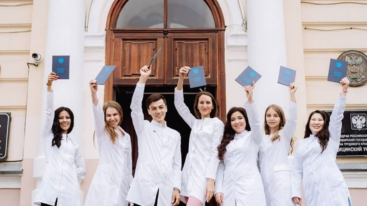 Почему российские вузы сами душат медицину: абитуриенты и система
