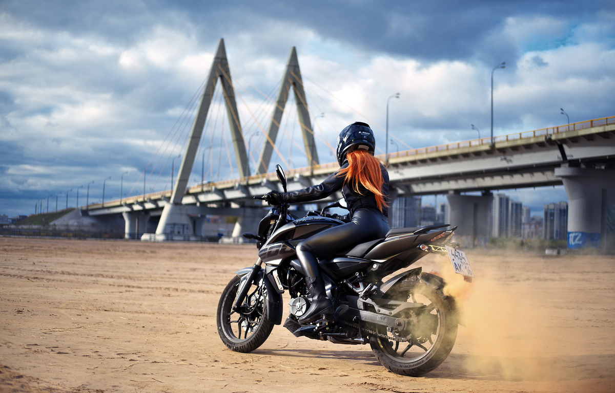 снимал фотопроект ко дню учителя. где показывали их хобби на разных видах казани