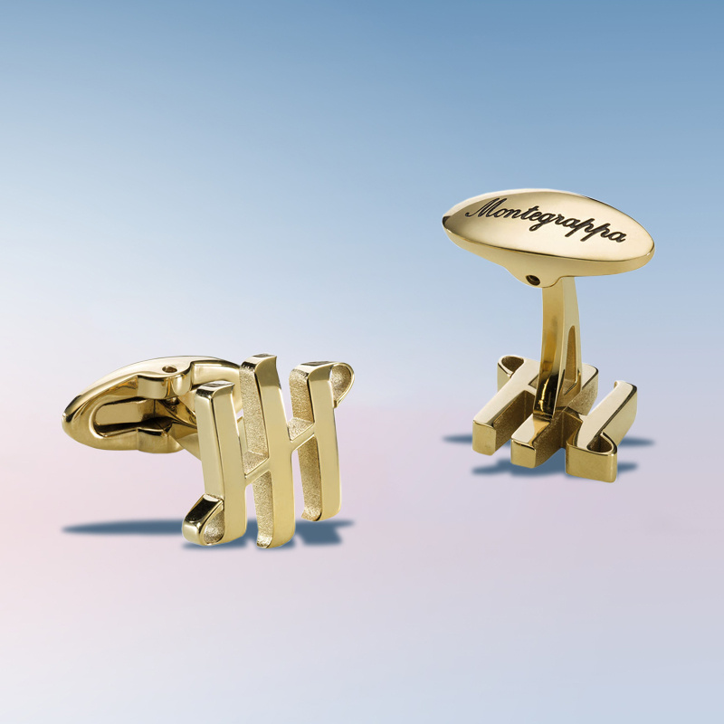 На фото: запонки Montegrappa Classico