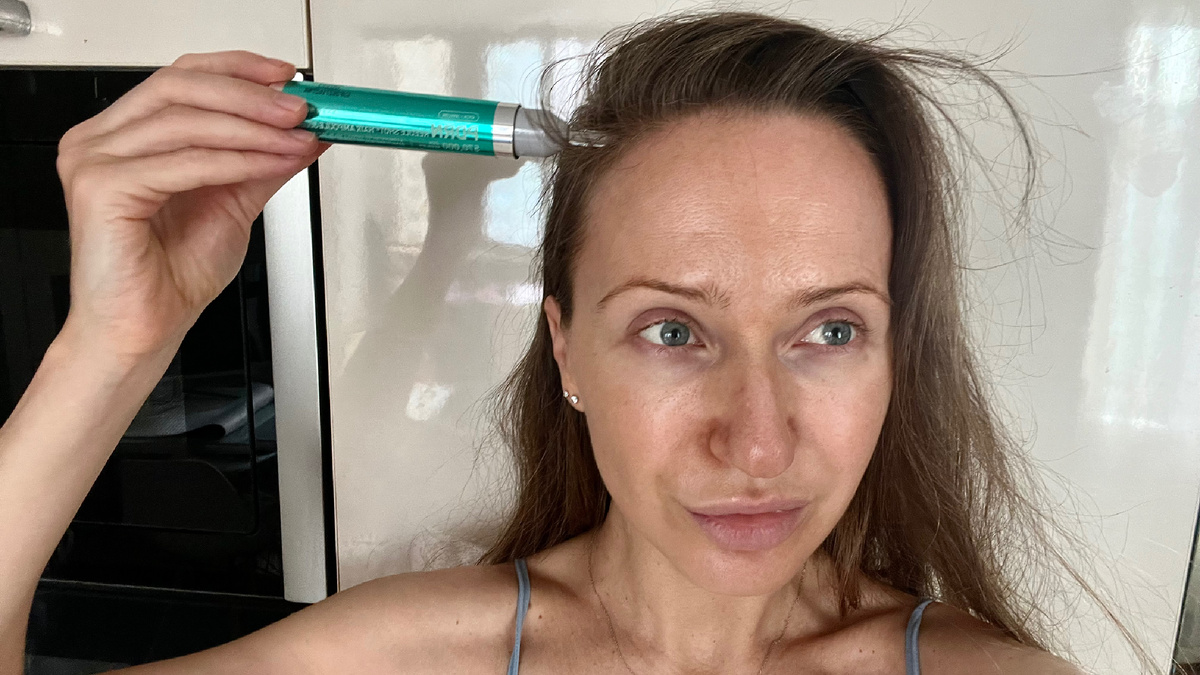 Так я наношу состав на волосы. Не обязательно на вляжные. Иногда просто перед сном