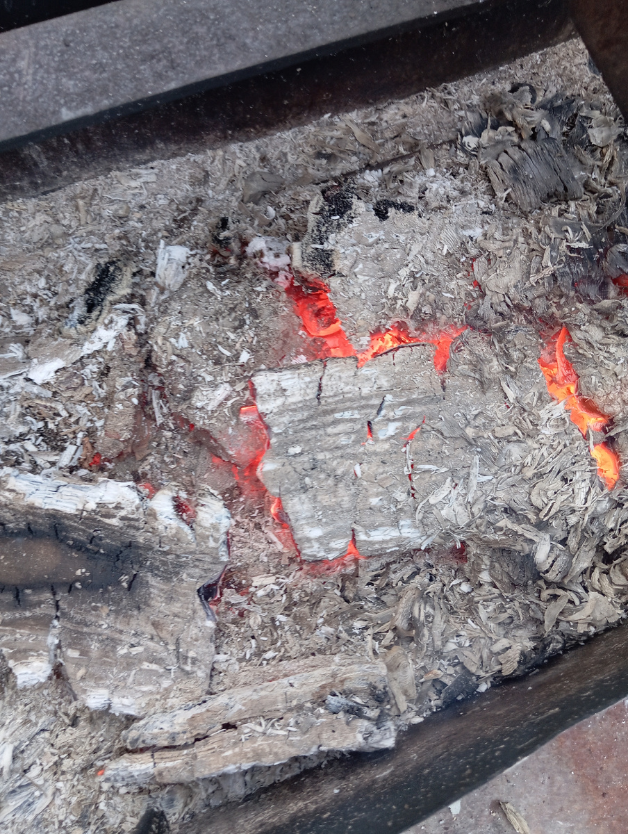 Чувствую себя этими углями - выгорела. 