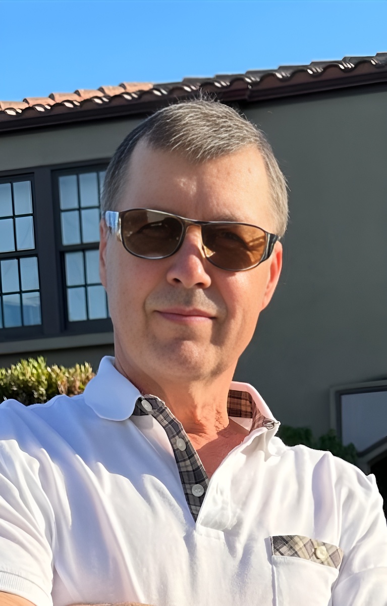 Стырил фото Виктора из его аккаунта, надеюсь, он не будет на меня в обиде за эту вольность