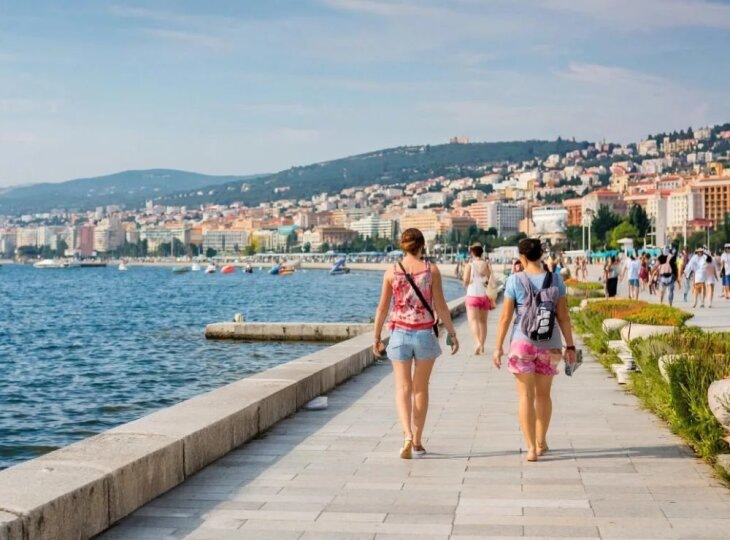     Иллюстрация создана нейросетью.