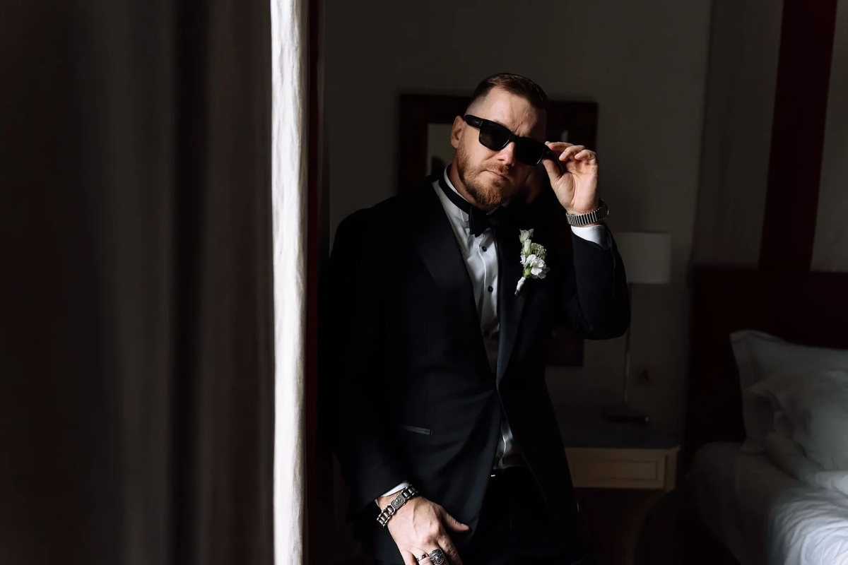 На фото — наш жених Стас. Более подробно об этом событии читайте здесь: https://saluteevent.ru/portfolio/stas-i-nika