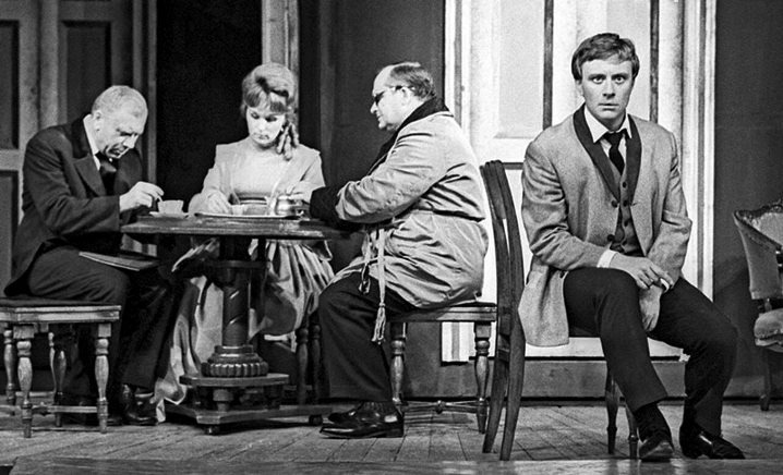 Сцена из спектакля "Доходное место" (1967).