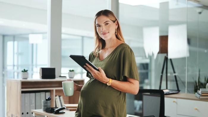 Декретный отпуск. По беременности и по уходу за ребёнком. Уход в декрет — как его устроить, чтобы никто не запаниковал? Обложка © Shutterstock / FOTODOM / PeopleImages.com - Yuri A